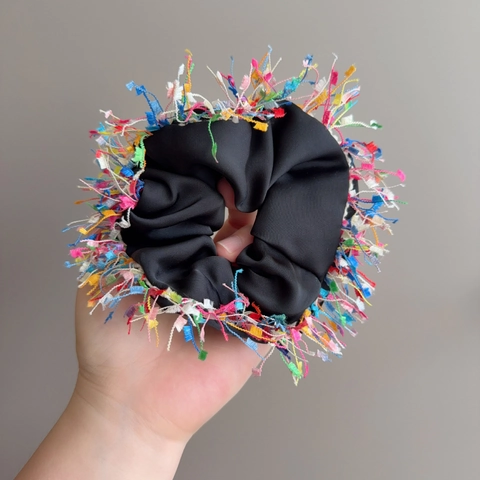Französischer Stil Satin Scrunchie Mit Bunten Quasten Hochelastisches Haargummi Für Damen Böhmische Mode Haar-Accessoires