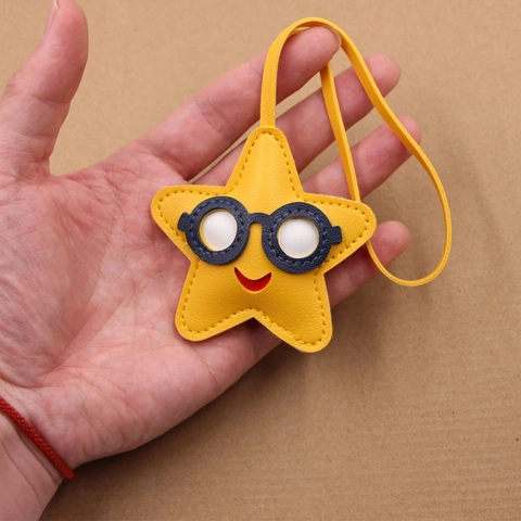 Cute Cartoon Star Bag Charm PU Leather Keychain With Glasses Smile Design For Handbag Backpack Luggage Decoration Accessories