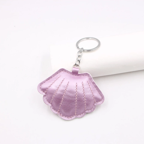 Llavero de Cuero Sintético con Forma de Concha Metálica Colgante de Bolso de Cuero PU Relleno Accesorios Decorativos para Mujer