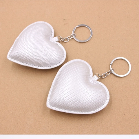 Portachiavi a Forma di Cuore in Pelle PU con Trama a Serpente Ciondolo Accessorio Moda per Borsa Oro Argento Regalo Gioielli