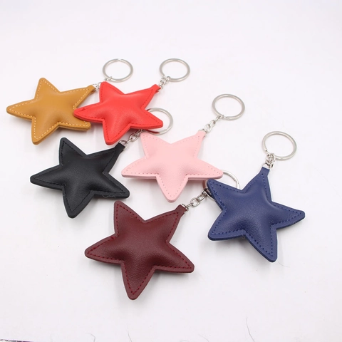 Sternförmig Kunstleder Schlüsselanhänger Mit Metallring Zierstich Detail Handtasche Charm Zubehör Für Autoschlüssel Unisex Schmuck