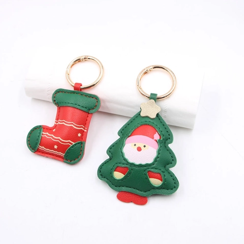 Porte-clés de Noël en Cuir PU Sapin de Noël Père Noël Chaussette Clips en Alliage Doré Décorations de Noël Pendants pour Sac et Voiture