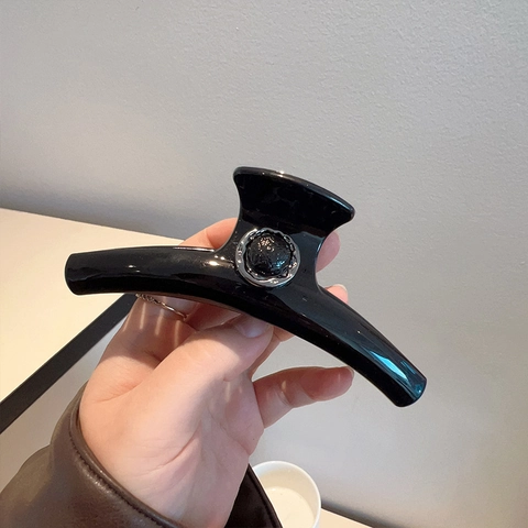 Large Black Hair Claw Clip For Women French Vintage Alloy Shark Clip Retro Round Button Geometric Hair Clip Headwear Accessory