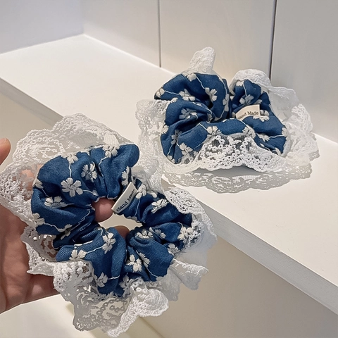 Coletero de Denim Azul Vintage Floral Con Borde de Encaje Blanco Hecho a Mano Tela Anillo de Pelo Elástico para Coleta Mujer