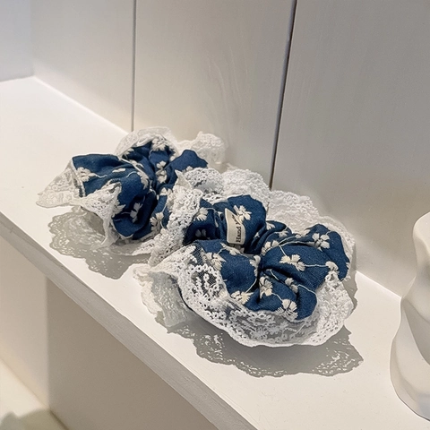 Coletero de Denim Azul Vintage Floral Con Borde de Encaje Blanco Hecho a Mano Tela Anillo de Pelo Elástico para Coleta Mujer