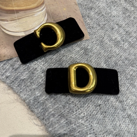 Vintage Zwart Fluweel Zijhaarspeld Elegant Goud Metaal Letter Ontwerp Pony Haarpin Retro Mode Haaraccessoires Voor Dames