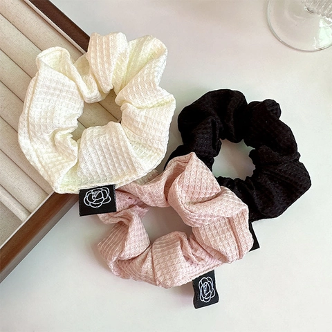 Elegant French Style Waffle Texture Hair Scrunchie With Camellia Flower Label Solid Color Elastic Hair Band For Women Accessories