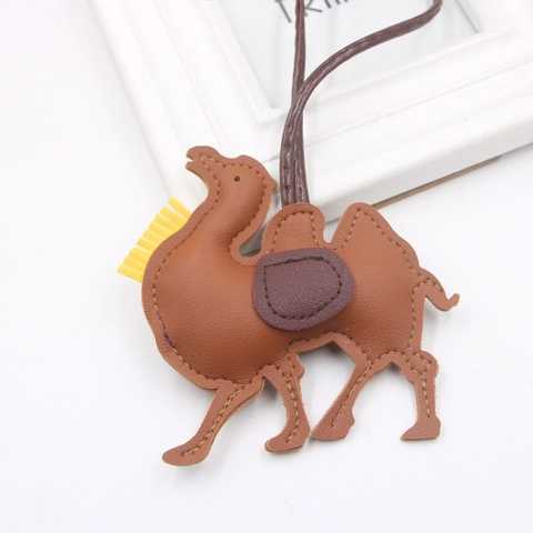 Ciondolo per Borsa a Forma di Cammello in Pelle PU Con Nappina Pendente Animale Fatto a Mano per Zaino Souvenir di Viaggio