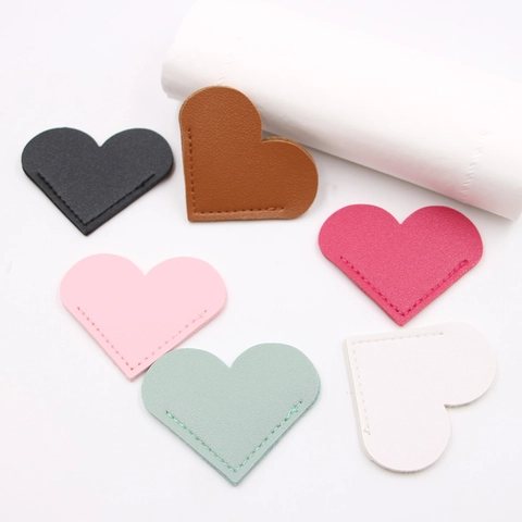 Segnalibro a Forma di Cuore in Pelle PU Fatto a Mano Protezione Angolo Pagina Grana Litchi Design Cucito Segnapagina per Lettori Studenti