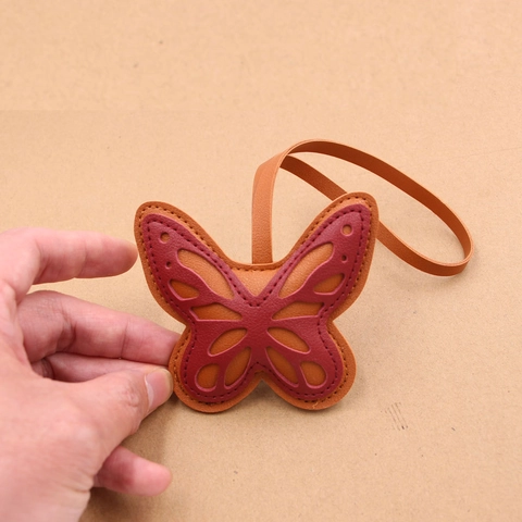 Portachiavi in Pelle a Forma di Farfalla Traforata Pendaglio per Borsa Ciondolo Animale in Pelle PU per Borsa Accessorio per Bagagli Regalo Donna