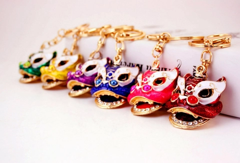 Chinese Stijl Leeuwendans Hoofd Sleutelhanger Zinklegering Strass Emaille Hanger Etnische Tas Accessoire Retro Auto Sleutelring Cadeau