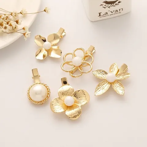 Pince à Cheveux Élégante en Alliage de Fleur Plaqué Or Avec Ornement de Perle Artificielle pour Femme Pince à Bec de Canard Florale