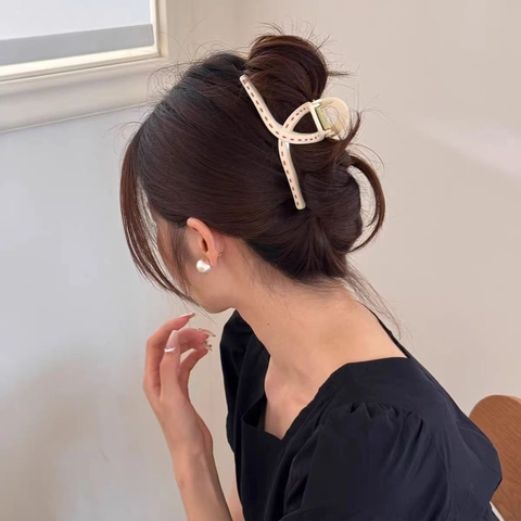 Large Jelly Color Dashed Line Hair Claw Clip Korean Minimalist Nonslip Shark Clip Sweet Hair Accessories For Women