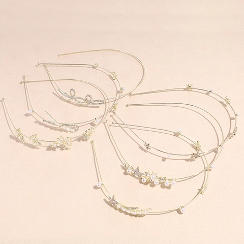 Elegante Cerchietto in Lega con Strass e Perle Artificiali Sottile Oro Argento Farfalla Stella Fiore Lettera d'Amore Capelli Donna Gioielli