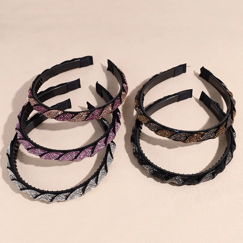 Serre-tête Torsadé en Strass Brillant pour Femmes Cristal Scintillant Antidérapant avec Dents Accessoires de Cheveux Élégants
