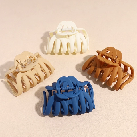 Large Matte Plastic Hair Claw Clips For Women Colorful Shark Clips Non-Slip Ponytail Hairpin For Thick Hair Styling Accessories