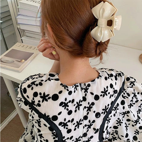 Jelly Color Elegant Acrylic Butterfly Knot Hair Claw Shark Clip Korean Style Simple Retro Hair Accessory For Women