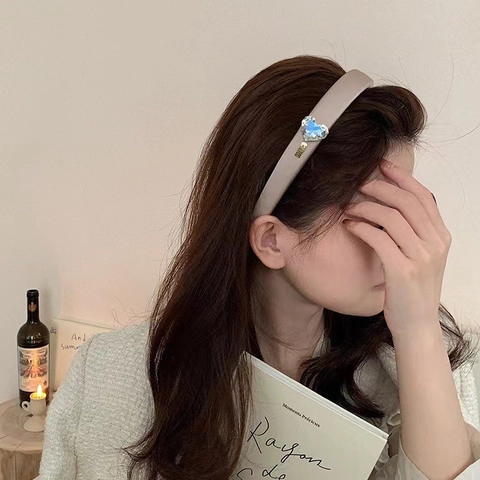 Elegant Rhinestone Heart Padded Sponge Headband For Women Satin Texture Cloth Wrapped Wide Hair Band Korean Fashion Accessory