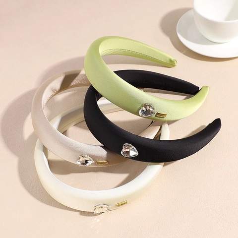 Elegant Rhinestone Heart Padded Sponge Headband For Women Satin Texture Cloth Wrapped Wide Hair Band Korean Fashion Accessory
