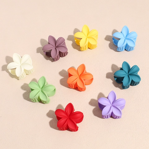 Matte Kunststoff Blume Haarklammer Elegant Koreanischen Stil Plumeria Hai Clip Floral Kleine Haarschmuck Für Damen Täglich