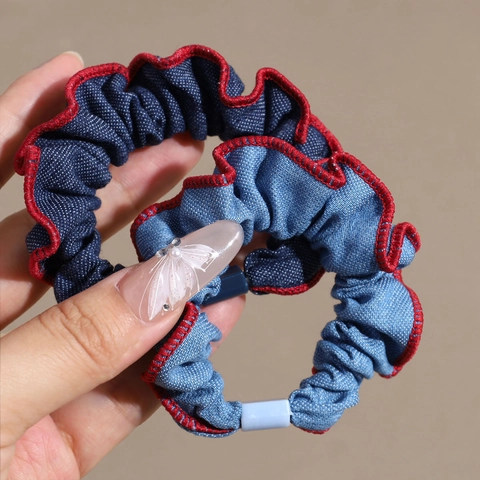 Scrunchies Vintage in Tessuto Denim Con Pieghe Rosse Cuciture a Contrasto Elastici per Capelli Dolce per Donna