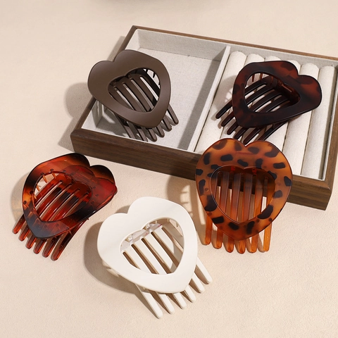 Large Heart Shaped Hollow Hair Claw Clip For Women Resin Strong Hold Non Slip Hair Accessories Korean Style Headwear Gift