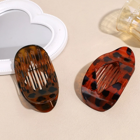 Grande Fermaglio per Capelli Ovale Traforato Minimalista Geometrico Opaco con Stampa Leopardata in Plastica e Resina per Donna