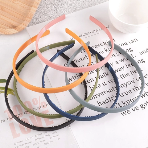 Diadema Minimalista de Acrílico Mate Con Dientes Antideslizantes Color Sólido Estilo Coreano Accesorios para el Cabello Mujer