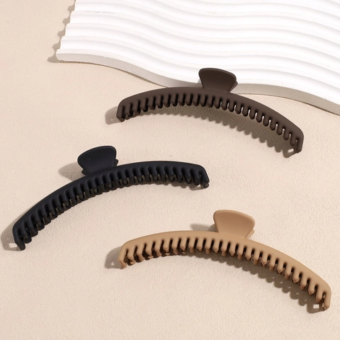 Large Matte Plastic Hair Claw Clip Korean Minimalist Vintage Strong Grip Shark Clip For Thick Hair Women Hair Accessories