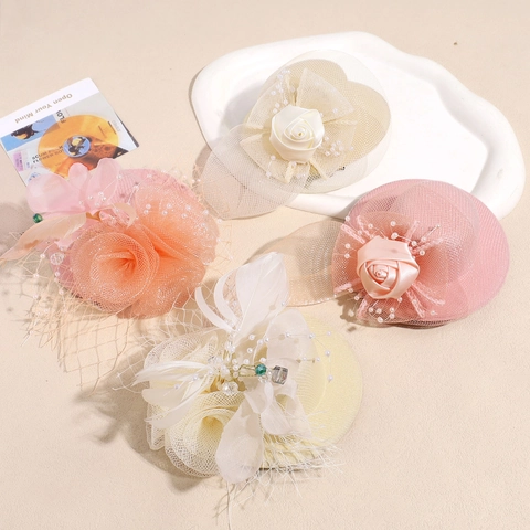 Elegante Fermaglio per Capelli Fascinator Vintage in Rete con Fiori e Piume Perle Artificiali Strass per Matrimonio Festa Donna