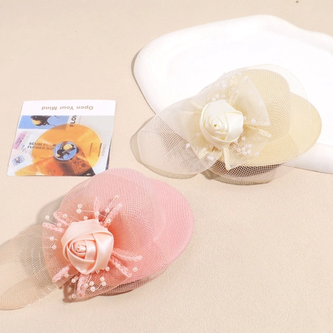 Elegante Fermaglio per Capelli Fascinator Vintage in Rete con Fiori e Piume Perle Artificiali Strass per Matrimonio Festa Donna