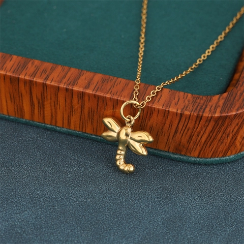 Collana con Pendente a Libellula in Acciaio Inossidabile Placcato Oro 18K Catena Clavicola Gioielli Donna Design Elegante