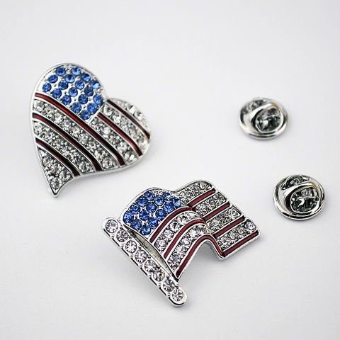 Spilla in Lega con Strass Bandiera Americana per Uomo Donna America Patriottica Cuore Pin da Risvolto Souvenir Gioielli Accessorio