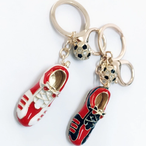 Porte-clés Chaussure de Football Sport Avec Pendentif Ballon de Foot Strass Trophée Alliage d'Or Métal Cadeau Souvenir