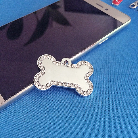 Personalisierter Knochenform Haustier-ID-Tag Zinklegierung Strass Eingelegtes Hunde-Namensschild Für Halsband Anhänger Deko