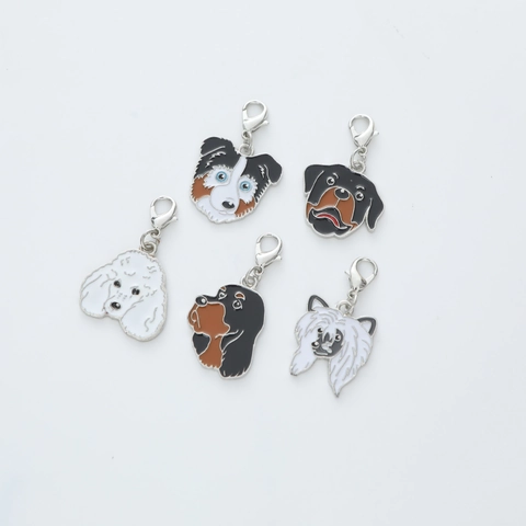 Portachiavi in Lega di Smalto a Forma di Testa di Cane Cartone Animato Ciondolo di Razza per Decorazione Borsa Accessori Gioielli