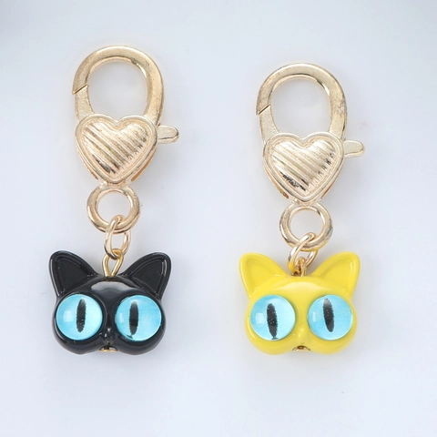 Porte-clés Chat en Émail Mignon Dessin Animé Halloween Fantôme Citrouille Pendentif Coeur Fermoir Alliage pour Sac Décoration