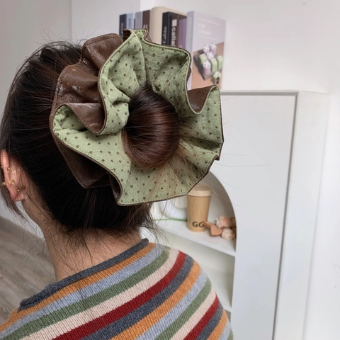 Vintage Doppelschichtiges Kunstleder Und Stoff Haargummi Punktmuster Grün Braun Haargummi Für Damen Minimalistischer Haarschmuck