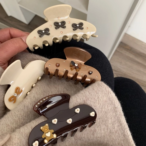 Eleganter Acetat Haarkralle Mit Süßer Schleife Teddybär Herz Dekoration Strass Eingelegt Mode Haarschmuck Für Damen