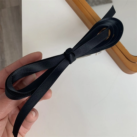 Französisch Vintage Schwarz Satin Band Schleife Haarklammer Hepburn Stil Elegant Lang Streamer Federclip Für Damen Haarschmuck