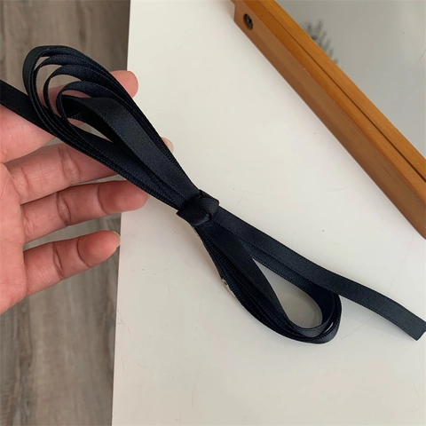 Französisch Vintage Schwarz Satin Band Schleife Haarklammer Hepburn Stil Elegant Lang Streamer Federclip Für Damen Haarschmuck