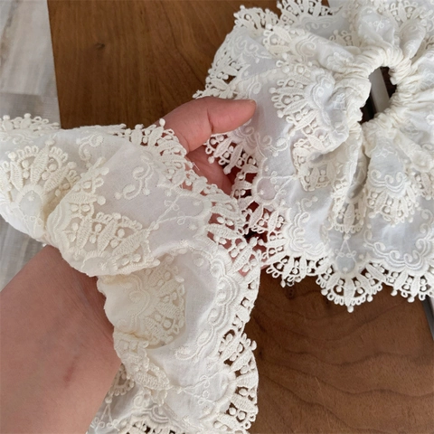 Französischer Retro Spitzenstickerei Doppellagiger Scrunchie Eleganter Off White Blumen Haargummi Für Damen Mode Haarschmuck