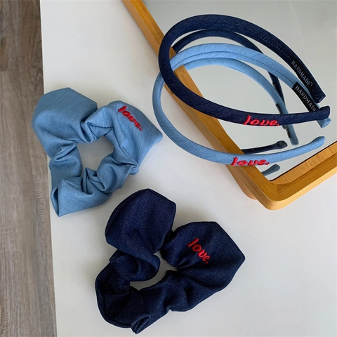 Cerchietto in Tessuto Denim Vintage Con Ricamo a Lettera Cuore Amore Semplice Moda Fatto a Mano per Donna Ragazza Accessori