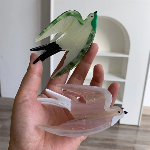 Creative Swallow Shaped Hair Claw Clip Lightweight Acetate Bird Design Gradient Green Hair Accessory For Women Jewelry
