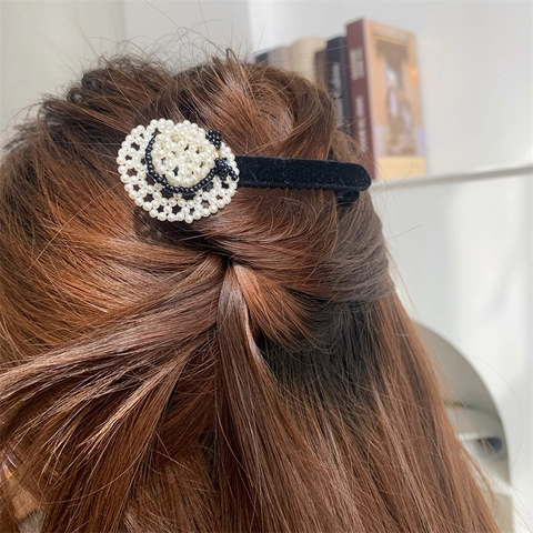 Elegante Fermaglio per Capelli da Donna a Forma di Cappello in Perle Artificiali Tessute a Mano Con Fiocco Vintage Base in Velluto