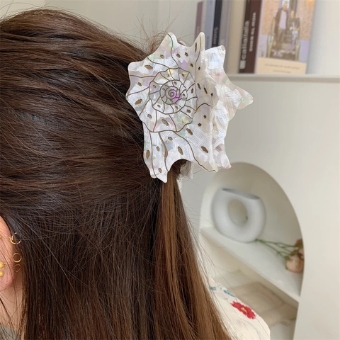 Conch Shape Acetate Hair Claw Clip For Women Elegant Pearlescent Shell Hairpin Polka Dot Pattern Fashion Hair Accessories