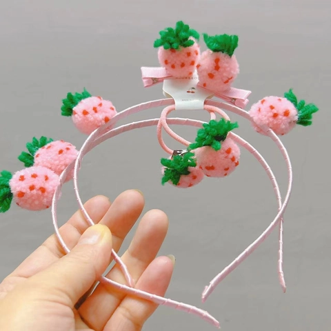 Handmade Knitted Strawberry Hair Accessories For Girls Women Pink Fruit 3D Yarn Headband Hair Ties Clips Cute Sweet Hair Decor