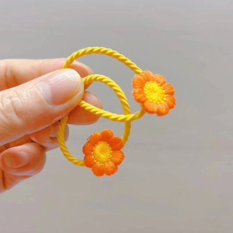 Kids Girls Daisy Embroidered Hair Ties High Elastic Fabric Flower Scrunchies Handmade Hair Ropes For Daily School Use