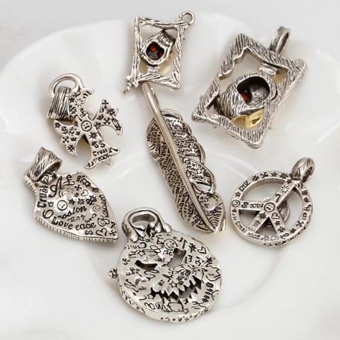 Colgante de Cráneo de Cobre Gótico Retro DIY Fabricación de Joyas Punk Signo de la Paz Cara Sonriente Pluma Cruz Accesorios