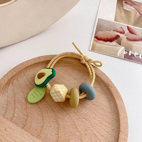 Chouchous Mignons à Motif de Fruits pour Femmes Cordes à Cheveux Élastiques Tissées à la Main avec Breloques Fraise Avocat Ananas Accessoires de Coiffure Style Forêt
